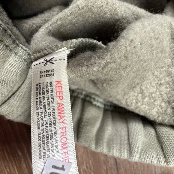 FP Movement by Free People Away we Go Half Zip Pullover Olive Sz L NWT Oversized - Picture 8 of 16